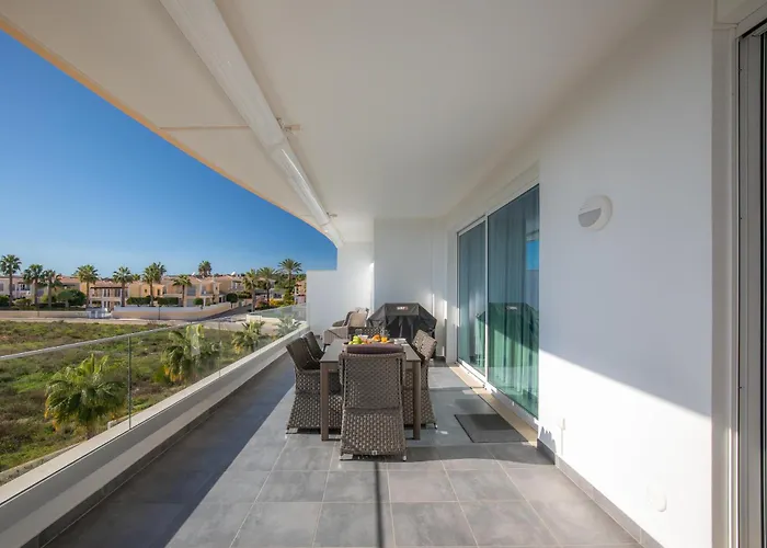 Casa Chloe Luxury Oceanview Penthouse アパート